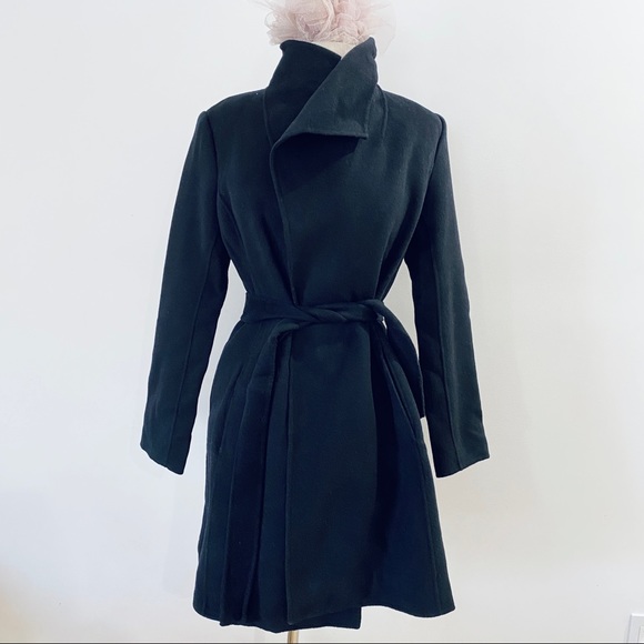 Banana Republic Jackets & Blazers - NWOT Banana Republic Wool wrap coat.